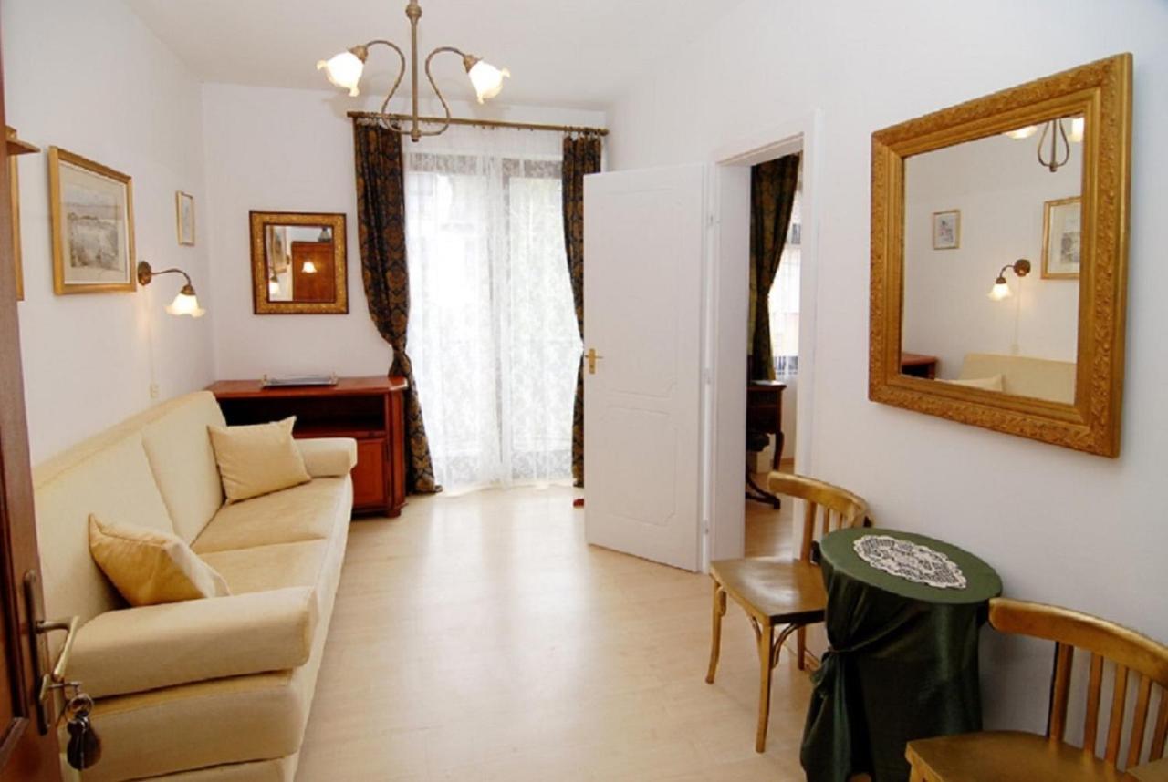 Panorama Panzio Hotel Eger Buitenkant foto